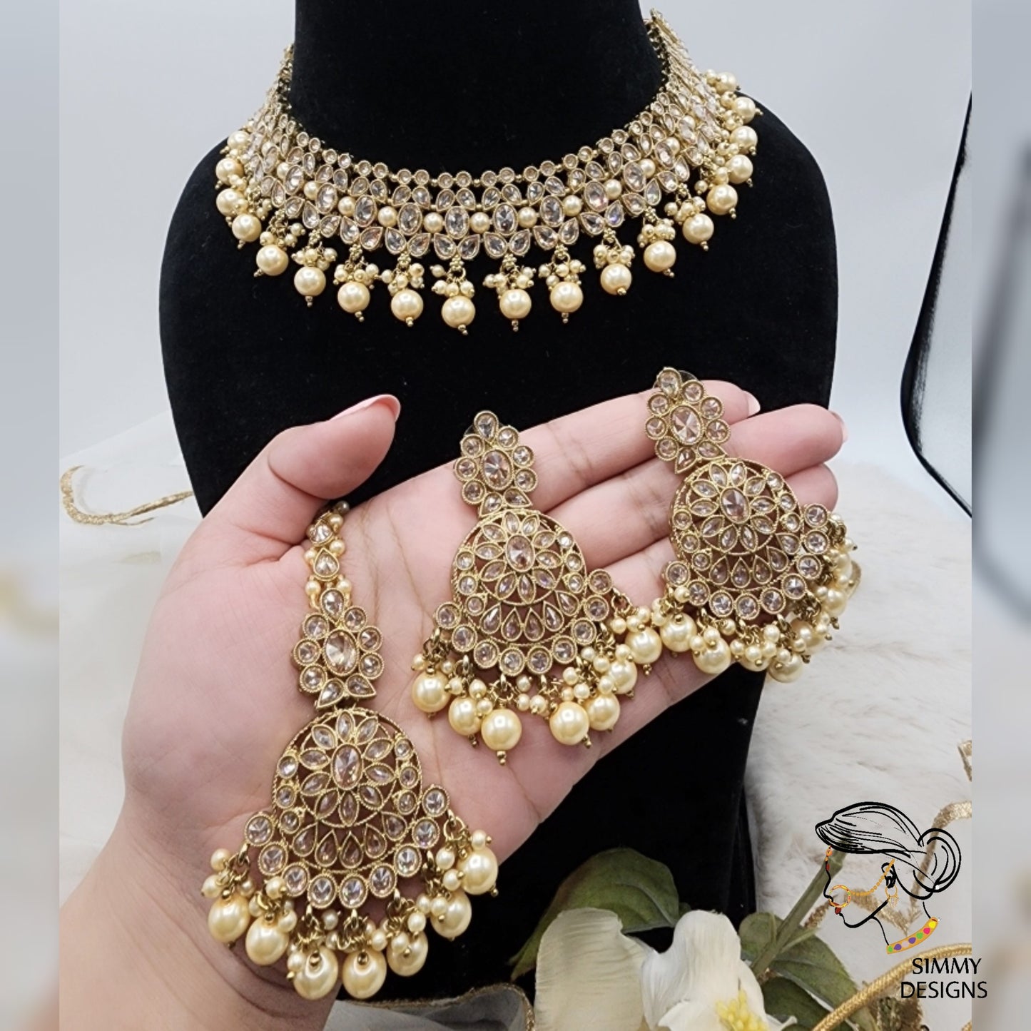 Naila gold pearl set