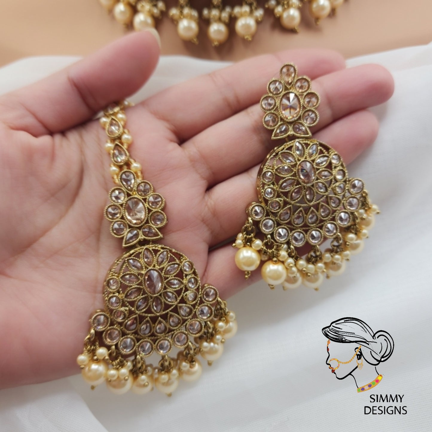 Naila gold pearl set