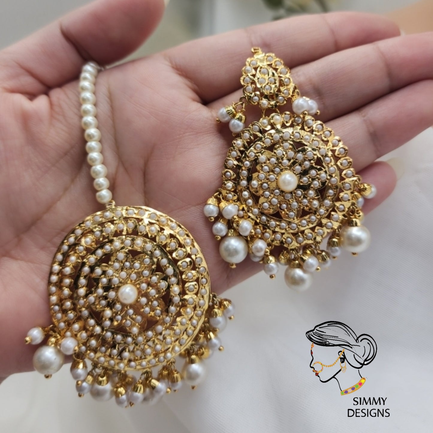 Geet gold plated jadau set (gold/ white)