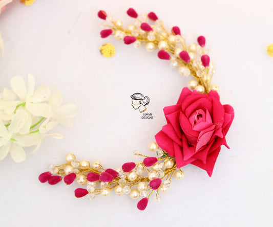 Pearl line flower hair accessory